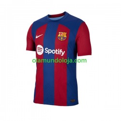 Camisola FC Barcelona Robert Lewandowski 9 Homem Equipamento Primeiro 2023-2024 Manga Curta